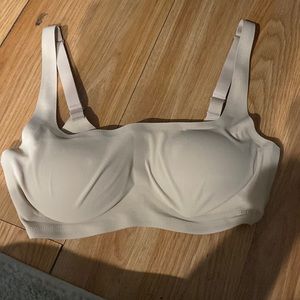 Skims naked scoop bra worn once it’s just too small on me